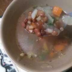 Una foto de Sopa de lentejas