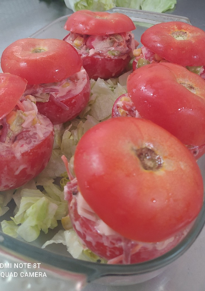 Una foto de Tomates rellenos fríos
