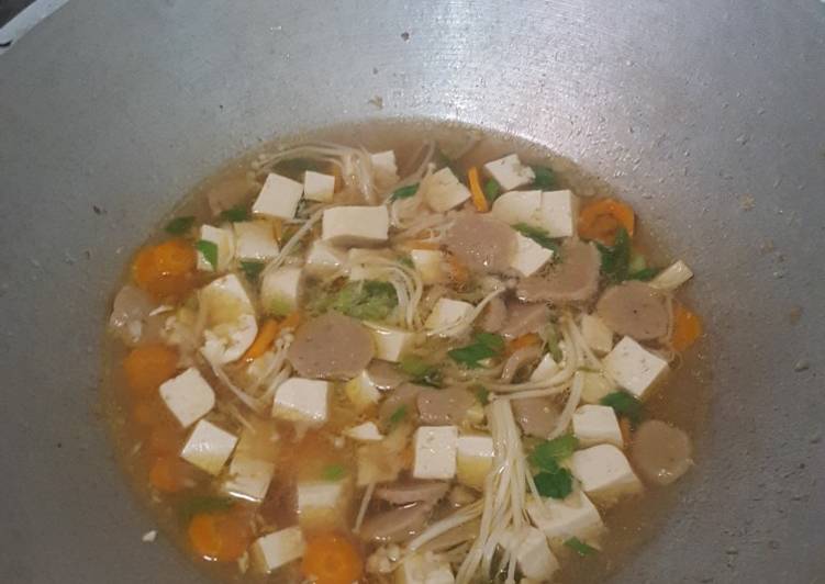 Sayur tahu jamur enoki