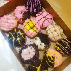 A picture of Bukan donat biasa ( di hari ke-3 masih tetap lembut.