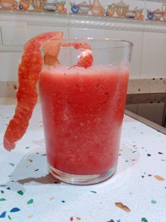 Una foto de Zumo de sandía y manzana