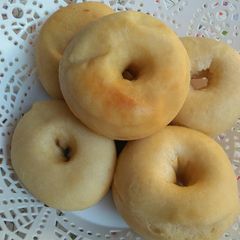 A picture of No sugar doughnuts.
