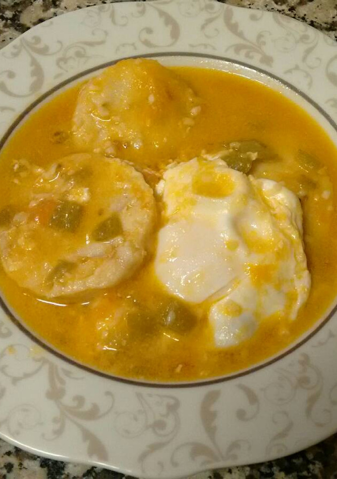 Una foto de Sopa de merluza con huevos