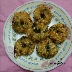 A picture of Sabudana vada.