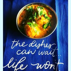 A picture of Dum Aloo.