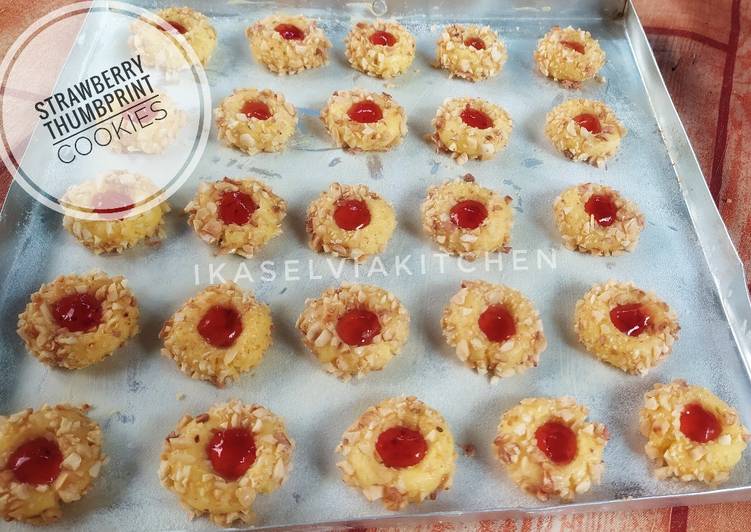 Langkah Mudah untuk Menyiapkan Strawberry Thumbprint Cookies Anti Gagal