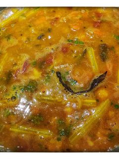 व्हेजिटेबल सांबार (Vegetable Sambar Recipe In Marathi) रेसिपी चे मुख्य फोटो