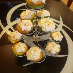 A picture of Perfect cupcakes.