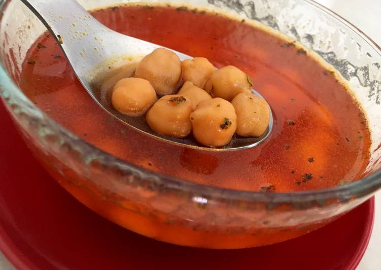 Sopa de garbanzo (rápida y fácil)