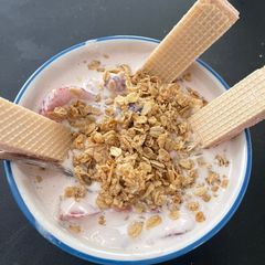 A picture of Strawberries & Cream.