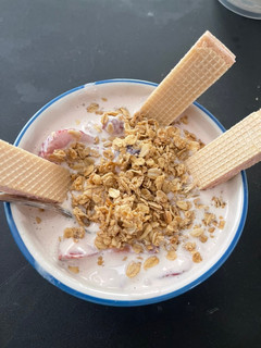A picture of Strawberries & Cream.