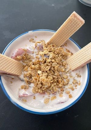A picture of Strawberries & Cream.