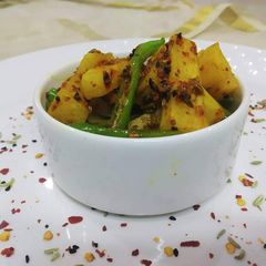 A picture of Green chilli potato.