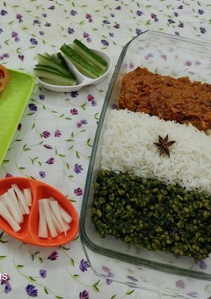 A picture of Tricolour platter.