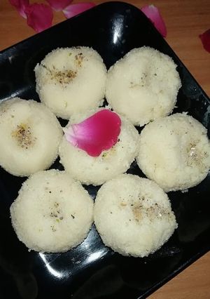 A picture of Khoya peda.