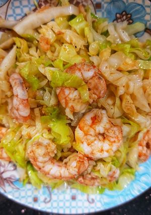 A picture of Stir-Fried Cabbage with Dried Shrimp.