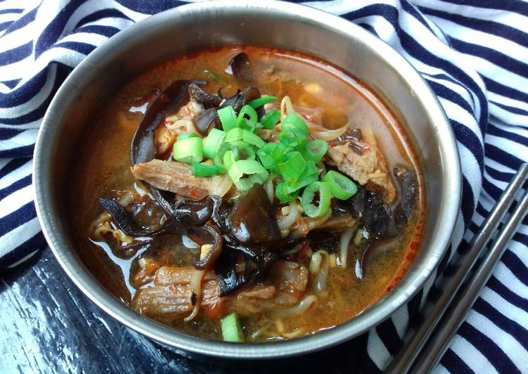 Resep Korean Spicy Beef Stew (Yukgaejang:육개장) Anti Gagal
