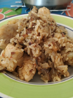 Una foto de Guiso de pollo con arroz