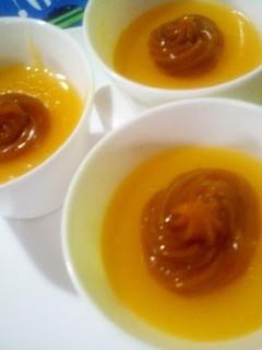Una foto de Postre de naranja🍊 con copo de dulce de leche light