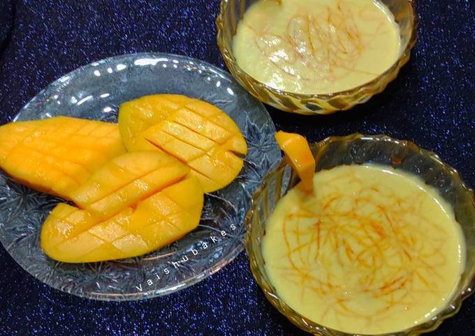 Recipe of Homemade Turmeric Mango Caramel Smoothie Bowl