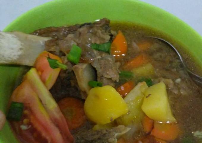 Sop tulang iga sapi