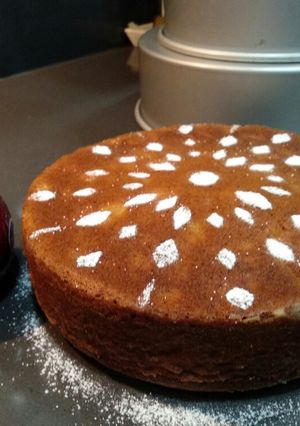 Una foto de Bizcocho de manzana asada y miel