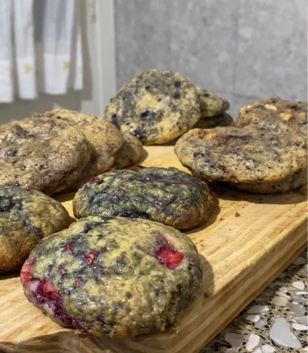 Una foto de Crumbl cookies (galletas de manteca)
