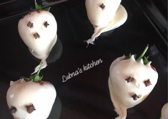 SPOOKY BERRIES: