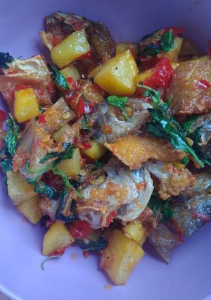 Foto resep Ikan asin kentang daun kemangi