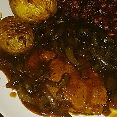 A picture of Tex's Pork Steak in Onion Gravy 🐷🍲.