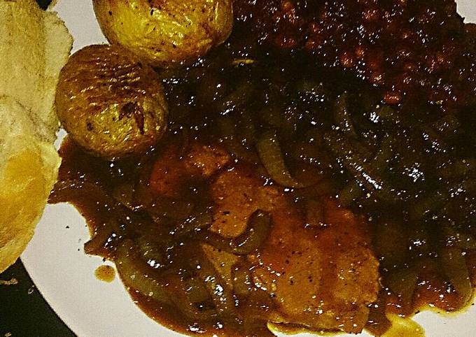 Recipe of Favorite Tex&#39;s Pork Steak in Onion Gravy 🐷🍲