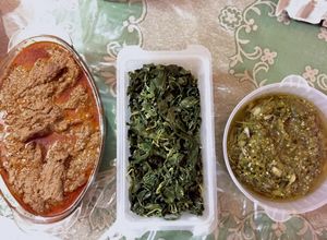 Foto resep Rendang + daun singkong + sambal cabe ijo