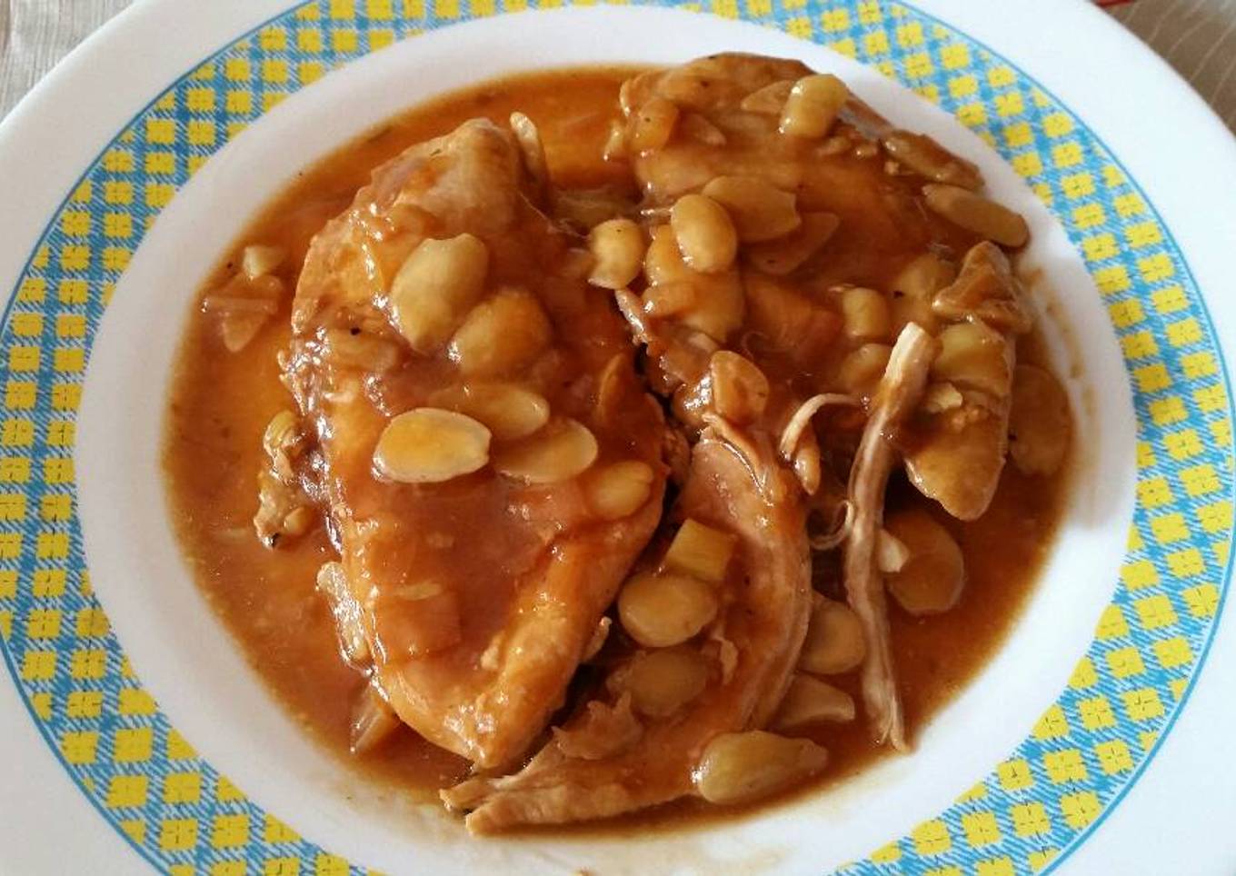 Pechuga de pollo con almendras