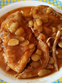 Una foto de Pechuga de pollo con almendras