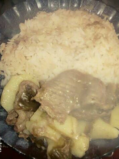 Una foto de Carne a la cacerola con arroz tostado