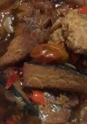 Foto resep Tongkol masak pedaassss