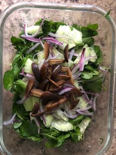 Una foto de Mix ensalada (rúcula, pepino)