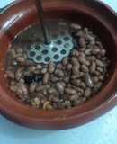 Frijoles quebrados con mezcal las correa
