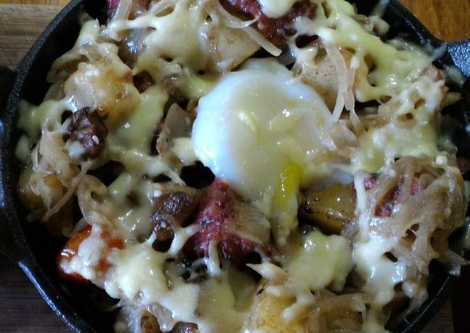 Resep Corned Beef with Potato, Onion and Melted Cheese, Lezat