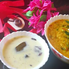 A picture of Kathiyawadi kadhi.