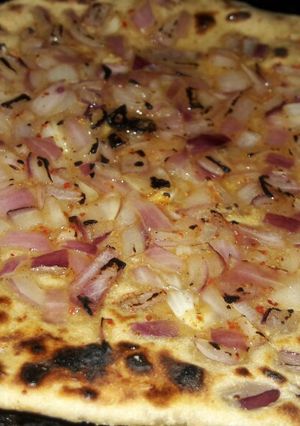 A picture of Tandoori onion chapati without tandoor.
