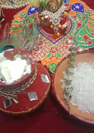 मक्खन मिश्री (makhan mishri recipe in Hindi) रेसिपी मुख्य फोटो