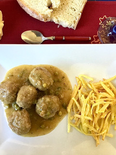 Una foto de Albóndigas en salsa de cebolla