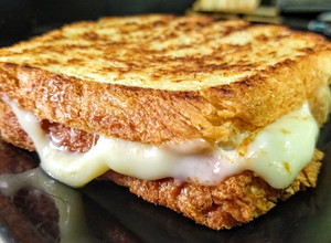 Una foto de PAN DE MOLDE en Sándwich...!