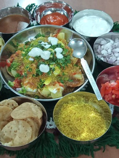 પાપડી ચાટ (Papdi Chaat Recipe In Gujarati) રેસીપી મુખ્ય ફોટો