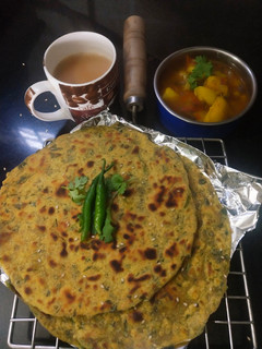 ज्वार मेथी खस्ता पराठा (jowar methi khasta paratha recipe in Hindi) रेसिपी मुख्य फोटो