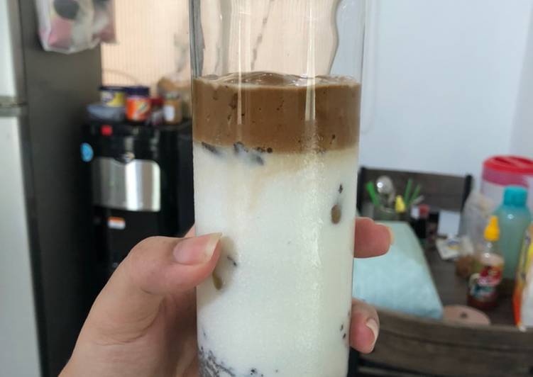 Easiest Way to Prepare Delicious Dalgona Coffee with Oreo (remake resepnya WilGoz) tanpa mixer