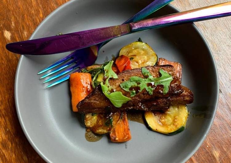 Recette De Échine de porc marinée et ses petits légumes