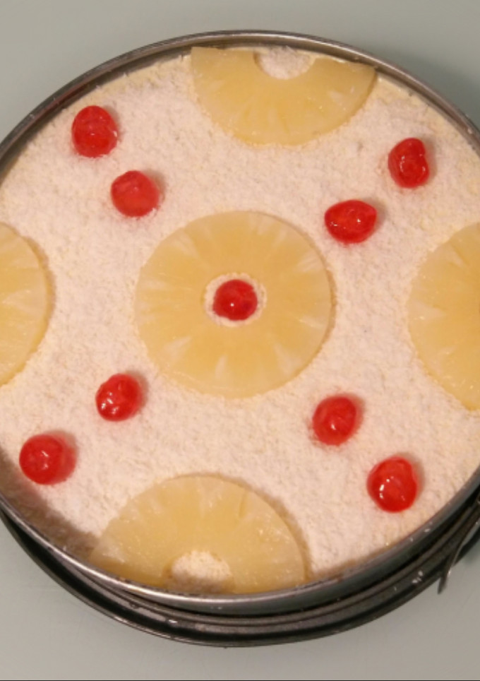 Una foto de Tarta fría de piña y sobaos