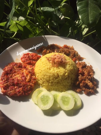 Langkah Mudah untuk Membikin Resep  Nasi Kuning Simple Magic Com yang Enak Banget, Sempurna